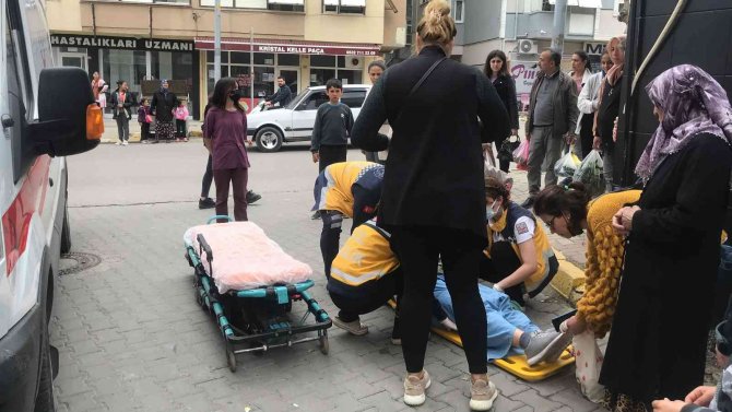 Önce Çarptı, Sonra Çarptığı Kişiye 50 Tl Attı
