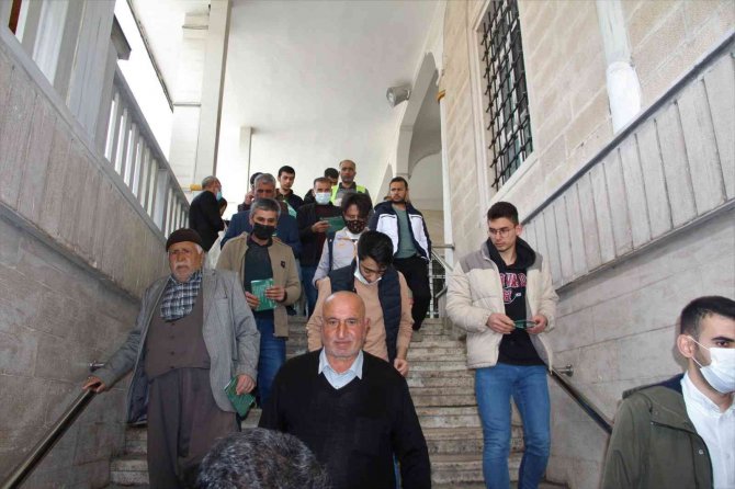 Elazığ’da Ramazan Ayının İlk Cuma Namazında Camiler Doldu
