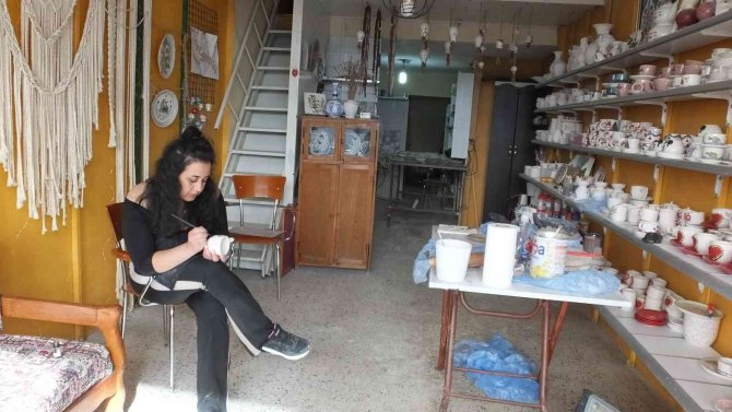 Balıkesir’de Diplomalı Seramikçinin Eserleri Göz Kamaştırdı