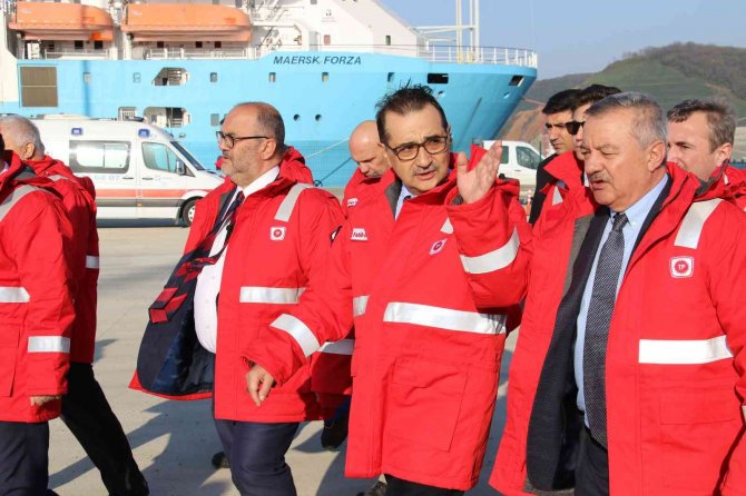 Bakan Dönmez, Filyos Limanı’nda İncelemelerde Bulundu