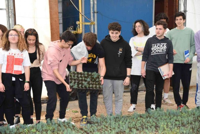 Eskişehir’de Lise Öğrencilerinden Fidanlık Gezisi