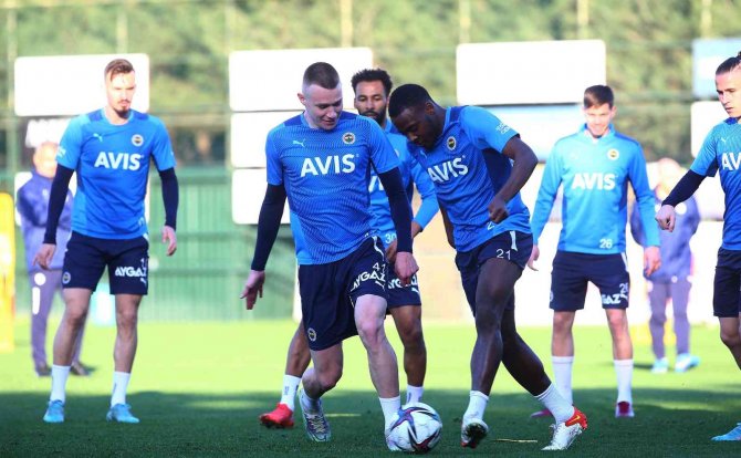 Fenerbahçe’de Derbi Hazırlıkları Sürüyor
