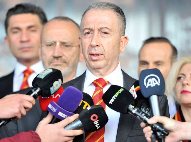Metin Öztürk Listesini Teslim Etti