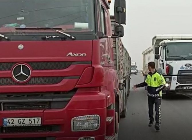Öğrenci Servisi İle Tır Çarpıştı: 4 Yaralı