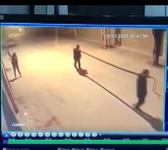Hırsızların Karşılaştığı Anın Güvenlik Kamerasına Yansıdığı Mahalle Hırsızlardan Bıktı