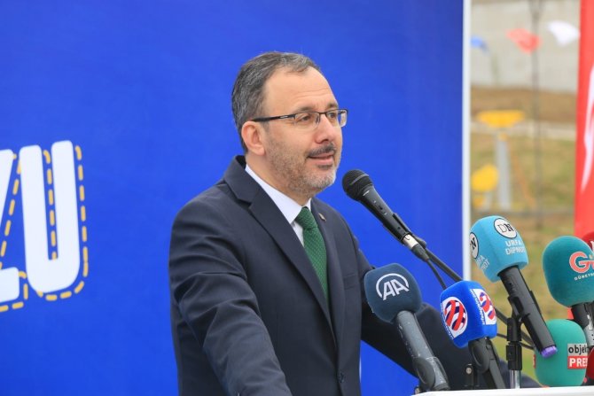 Bakan Kasapoğlu, Şanlıurfa’da Yüzme Havuzunun Açılışını Yaptı