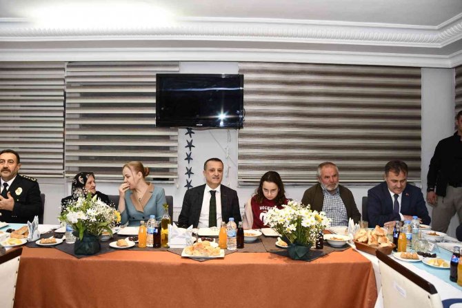 Vali Taşbilek Şehit Aileleri, Gaziler Ve Yakınları İle İftarda Bir Araya Geldi
