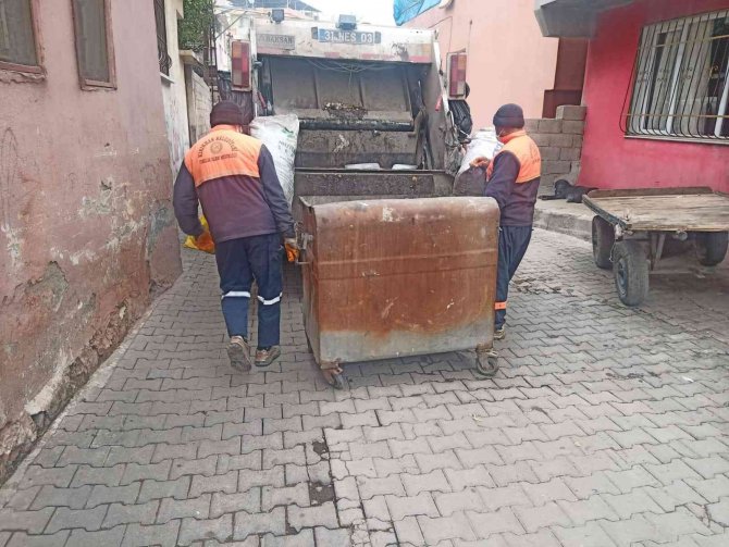 Kırıkhan’da Çöp Konteynerlerini Çalan Baba Oğul Yakalandı