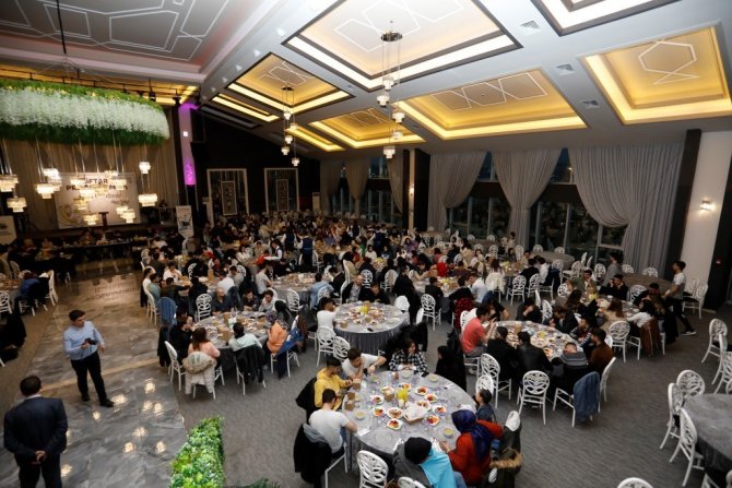Başkan Taban 400 Gençle İftarda Buluştu