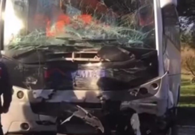 İ̇zmir’de Zincirleme Kaza: 11 Yaralı
