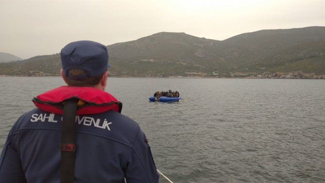 İ̇zmir Açıklarında 46 Düzensiz Göçmen Kurtarıldı