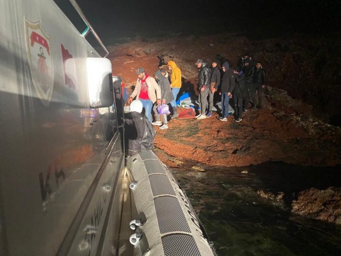 İ̇zmir Açıklarında 46 Düzensiz Göçmen Kurtarıldı