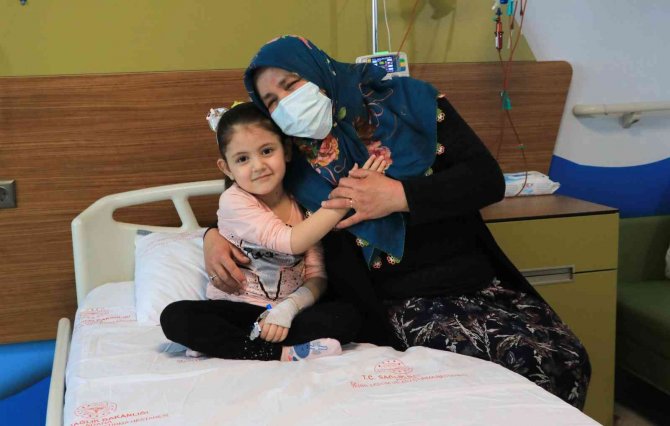 Ambulans Uçağın Getirdiği Asya’ya Çölyak Hastalığı Tanısı Kondu