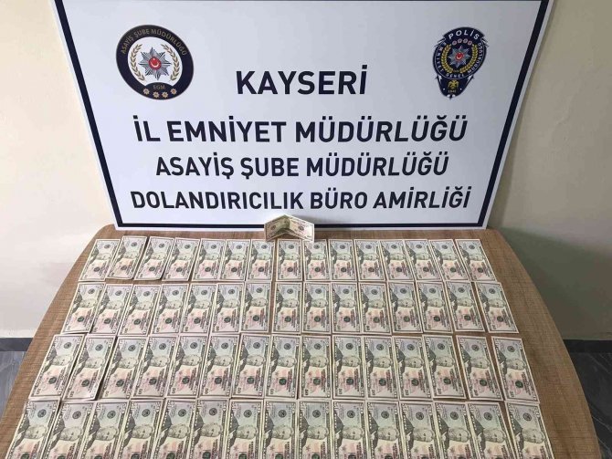 Sahte Dolarla Alışveriş Yaparken Yakalandı