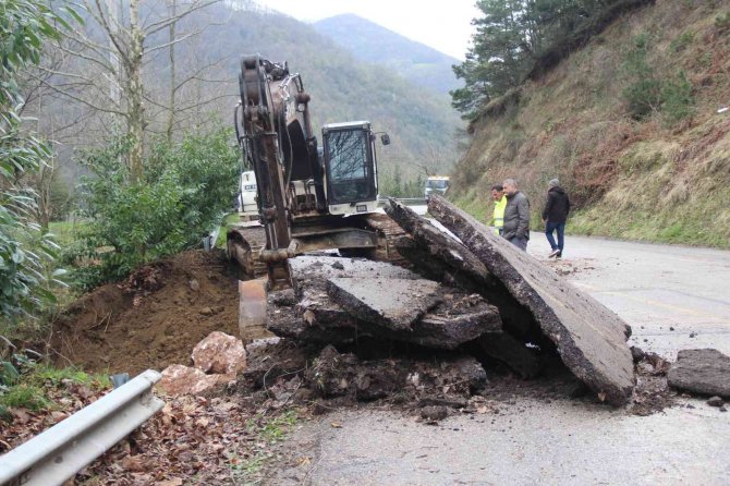 Kocaeli’de Şiddetli Yağış Heyelana Sebep Oldu