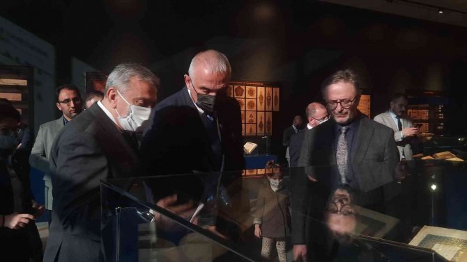 Kültür Ve Turizm Bakanı Mehmet Nuri Ersoy Akm’de “Kutsal Risâlet” Sergisini Gezdi
