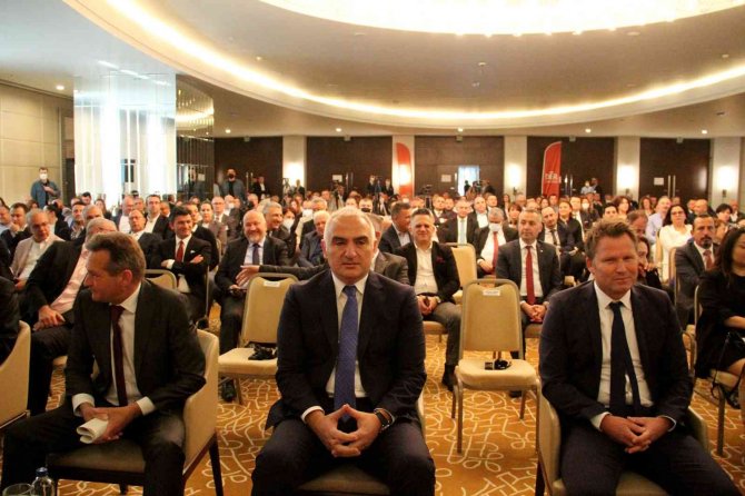 Bakan Ersoy: "Krize Karşı Bağışıklı Olmayı Öğrenmeliyiz"