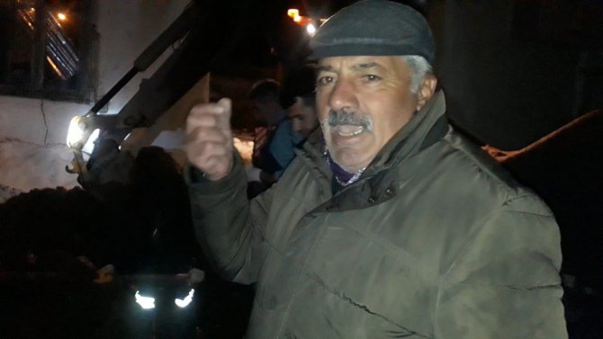 Eski̇ Ekipleri Gece Yarısı Su Arızasını Giderdi