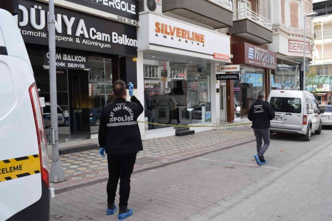 Ailesini Evlilik İçin İkna Edemeyince Kendini Balkondan Attı