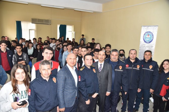 Ateşin Kahramanları Salihli’de Öğrencilerle Buluştu