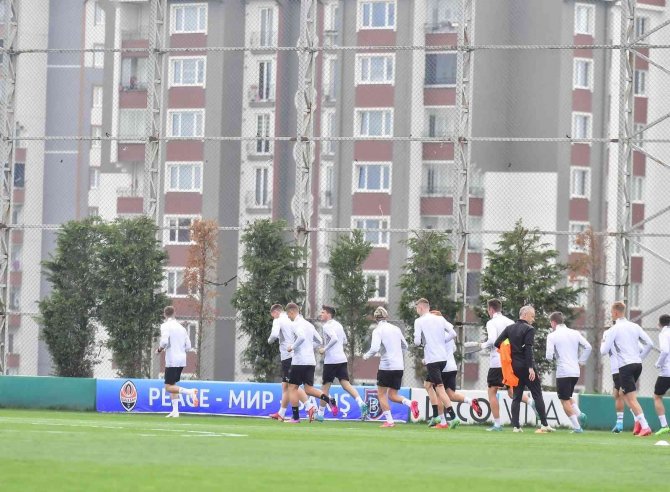 Başakşehir, Shakhtar Donetsk’e Antrenman Tesislerini Açtı