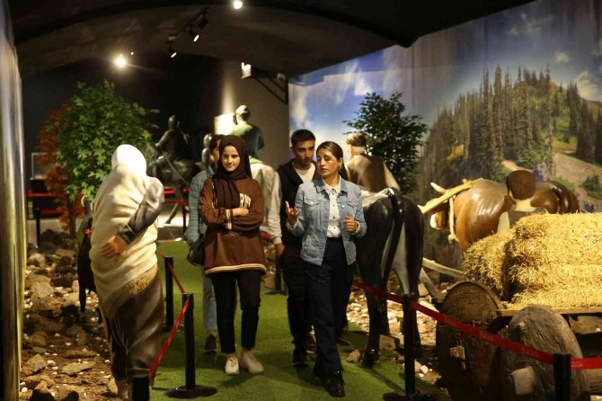 Muş’ta 110 Bin Öğrenci “Malazgirt Panoramik Müzesi” İle Tarihi Yolculuğa Çıkarılacak