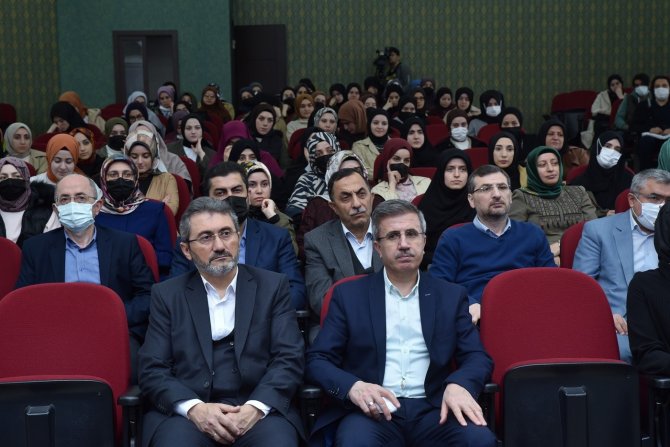 Rektör Ünal: “İ̇slam Dünyasının En Büyük Sorunu, Metin Ve Söylem Üretememek”