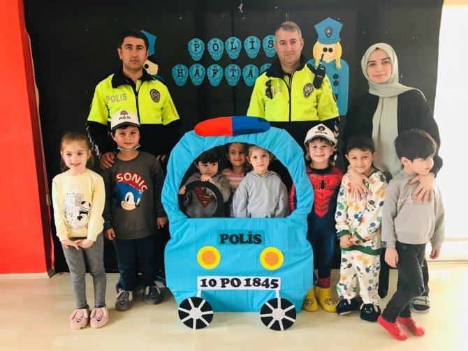 Polis Ekipleri, Kreşteki Çocuklara Görevlerini Anlattı