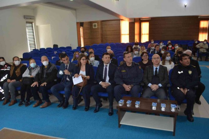 Ayvalık’ta Bağımlılıkla Mücadele Çalıştayı