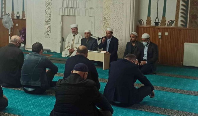 Şehitler İçin Dua Edildi