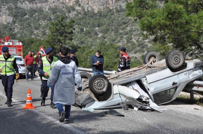 Mersin’de Freni Patlayan Otomobil Bariyere Çarpıp Takla Attı: 1 Ölü, 3 Yaralı
