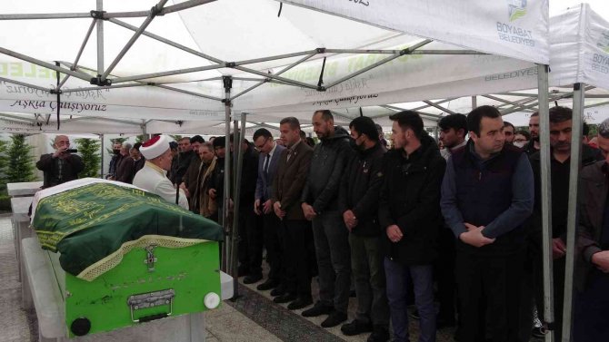 Eski Kocası Tarafından Boğularak Öldürülen Kadın Defnedildi