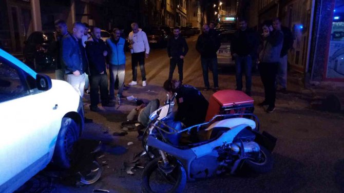 Motosiklet Sürücüsü Kaskı Sayesinde Ölümden Döndü