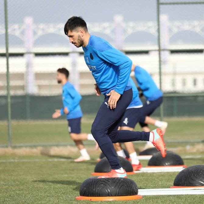 Afyonspor, 3 Puanı Alıp ‘Plaf-off’ Hattında Kalmak İstiyor