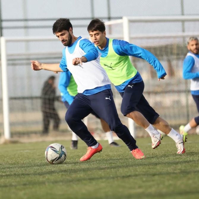 Afyonspor, 3 Puanı Alıp ‘Plaf-off’ Hattında Kalmak İstiyor