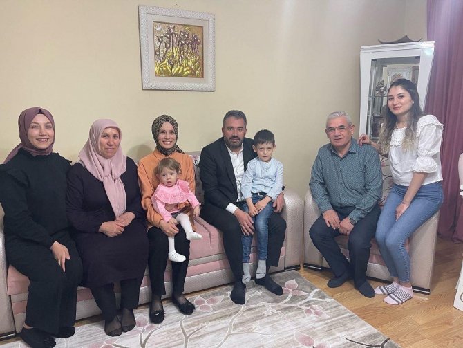 Pursaklar Belediye Başkanı Çetin İftarda Vatandaşların Evinde