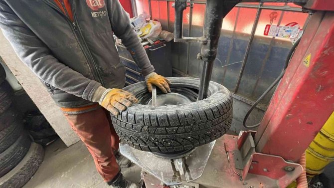 Oto Lastikçilerde Değişim Yoğunluğu Yaşanıyor