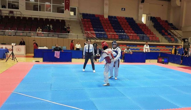 Anadolu Yıldızlar Ligi Tekvando Grup Müsabakaları Tamamlandı