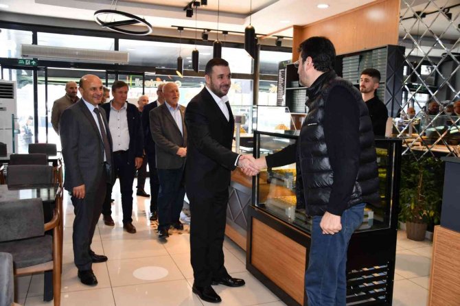 İ̇l Başkanı Bağatar, Altınova’da Esnafı Gezdi