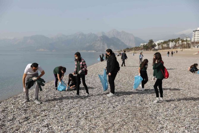Büyükşehir’den Sahil Temizliği