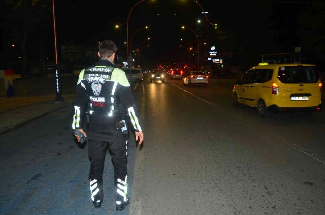 Antalya’da Trafik Denetimleri Tüm Hızıyla Devam Ediyor