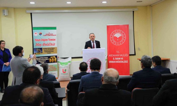 Ardahan’da Çiftçilere Tohum Dağıtıldı