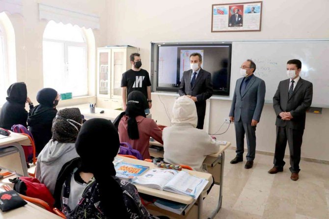 Aslan: “Eba’dan İstifade Edin”