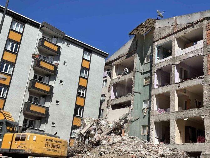 Kentsel Dönüşüm, Müteahhidin Skandalını Ortaya Çıkardı