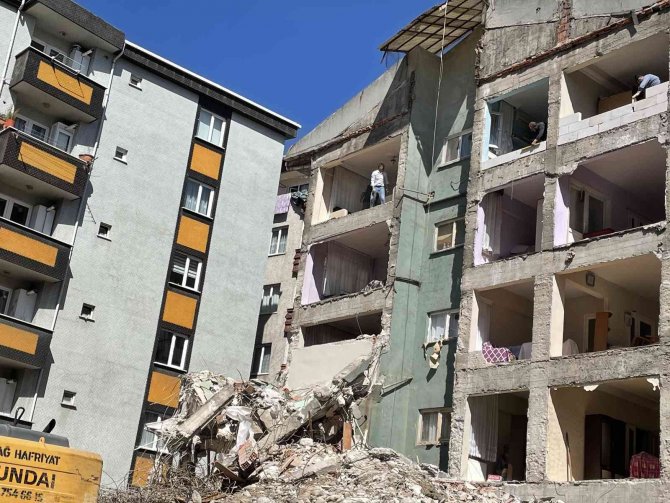 Kentsel Dönüşüm, Müteahhidin Skandalını Ortaya Çıkardı