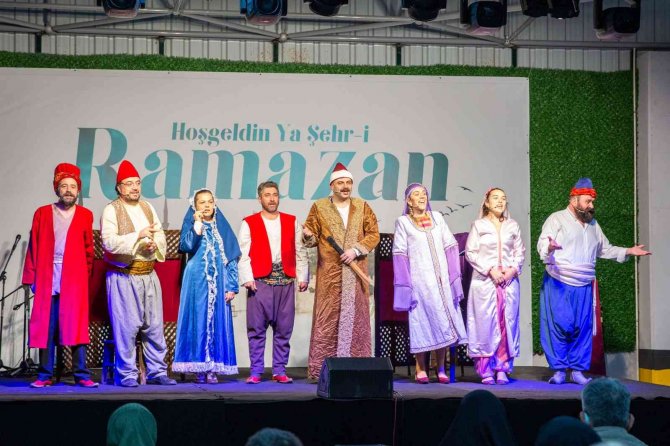 Bursa’da Ramazan Gecelerinde Tiyatro Gösteri