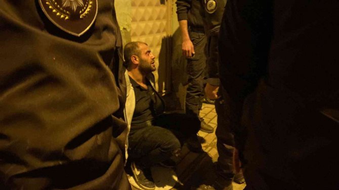 Sahur Vakti İki Grup Arasındaki Bıçaklı Kavgada 1 Kişi Ağır Yaralandı