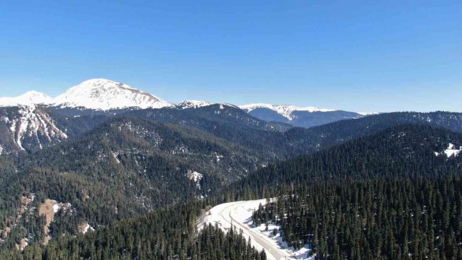 Ilgaz Dağı’nda Nisan Ayında Kar Güzelliği