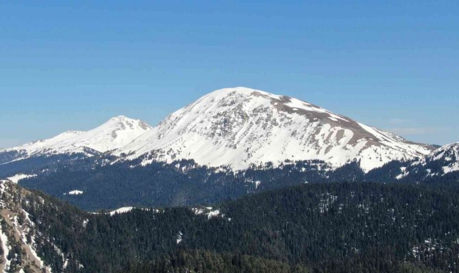 Ilgaz Dağı’nda Nisan Ayında Kar Güzelliği