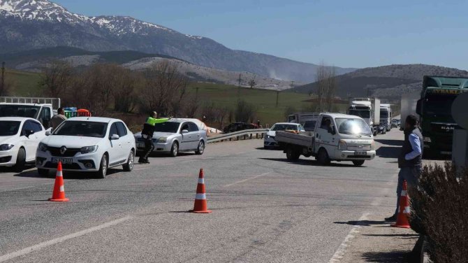 Devrilen Araç Yurt Müdürü Ve Aşçısına Mezar Oldu